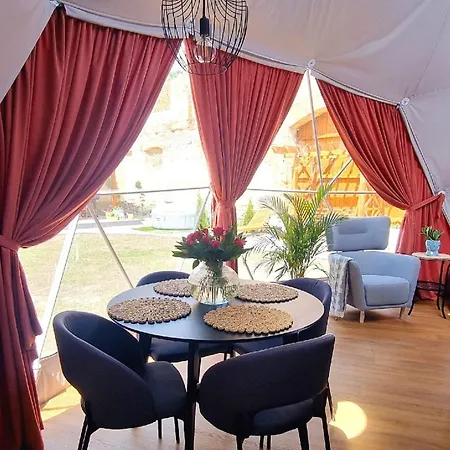 Glamping Tajemniczy Ogrod 럭셔리텐트 Wawrzyszow