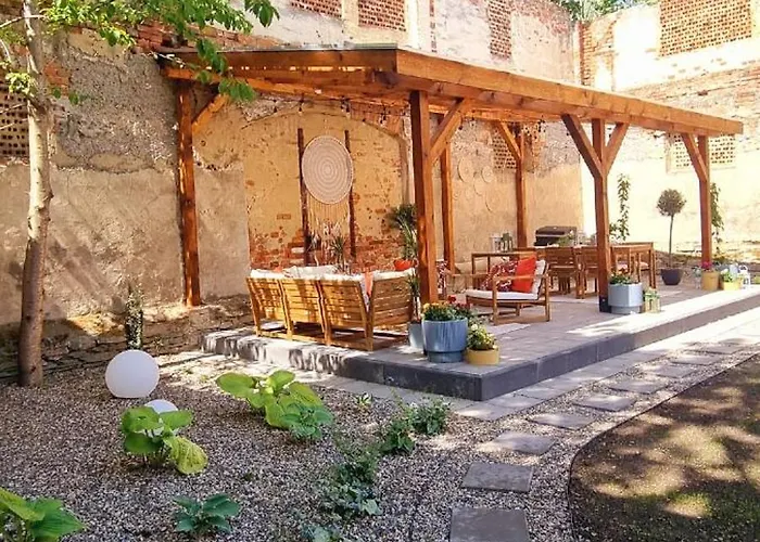 Glamping Tajemniczy Ogrod * Strzelin